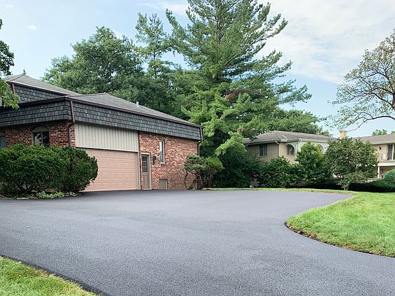 2nd image of 1 Hampton Dr