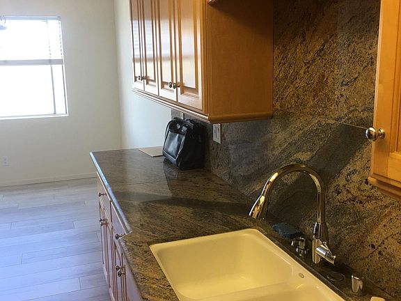 4th image of 11820 Mayfield Ave APT 212
