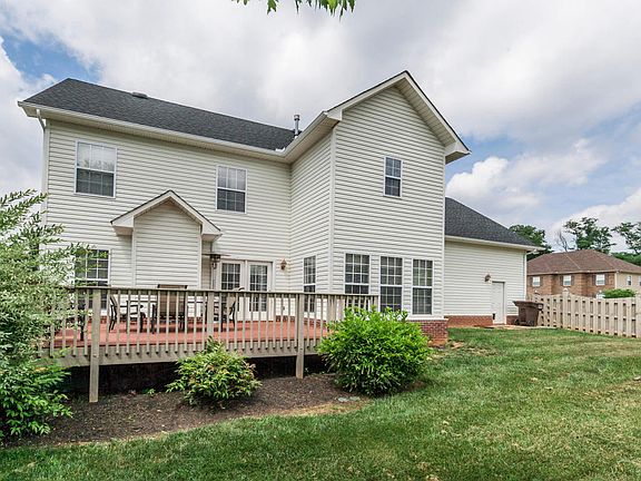 3rd image of 11401 Woodcliff Dr