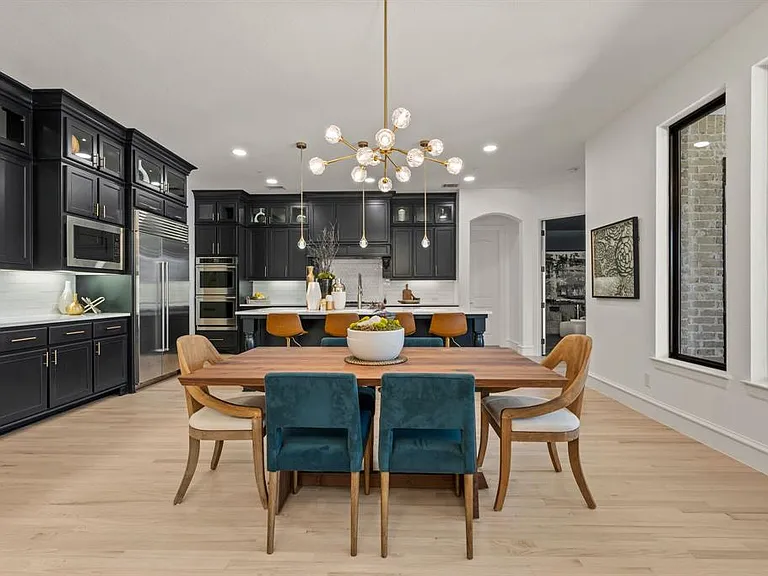 320 W Highland St — Photo 16