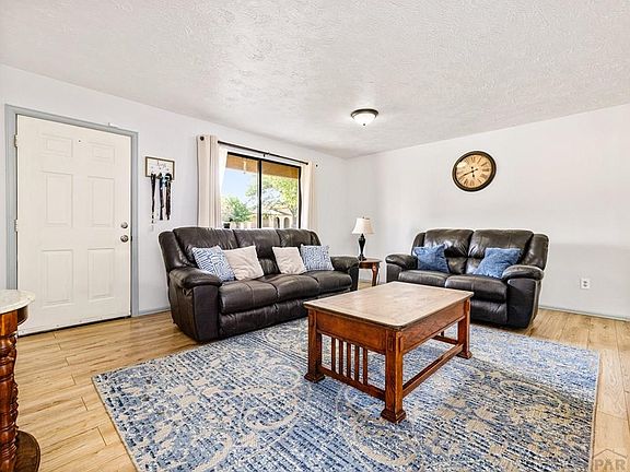 4th image of 635 E Autumn Dr