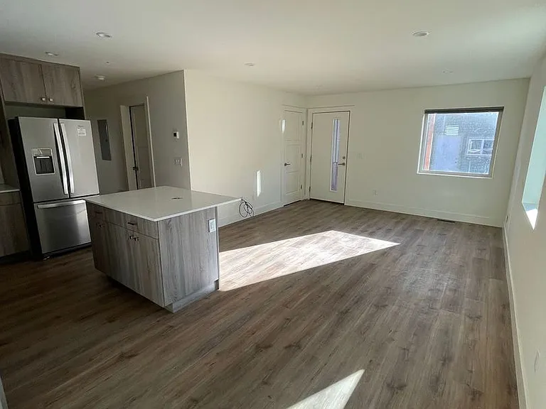 405 Laurel St — Photo 4