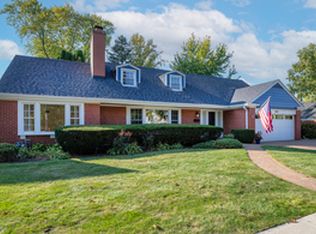 372 Stratford Rd, Des Plaines, IL 60016