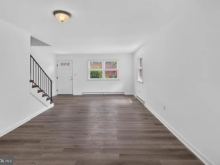 351 Calvert St — Photo 13