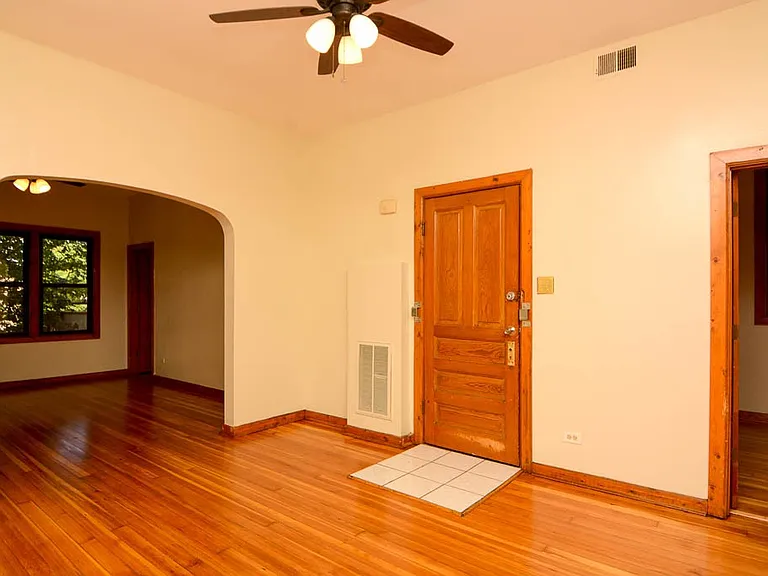 2825 N Milwaukee Ave #2 — Photo 8