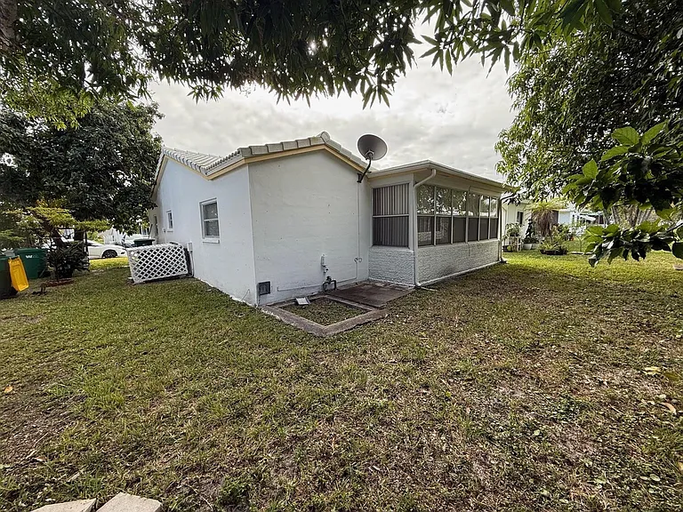 6805 NW 75th Dr — Photo 27