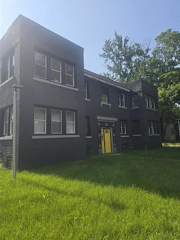 1 bed, 825 sqft, $825 — Photo 1