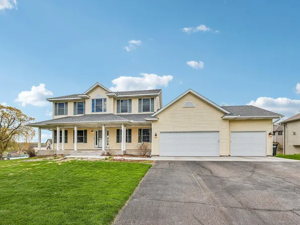 2608 Sandterra Cir, White Bear Township, MN 55110