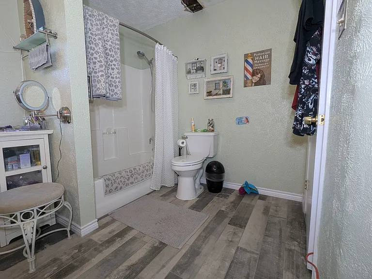 919 Milam Dr — Photo 15