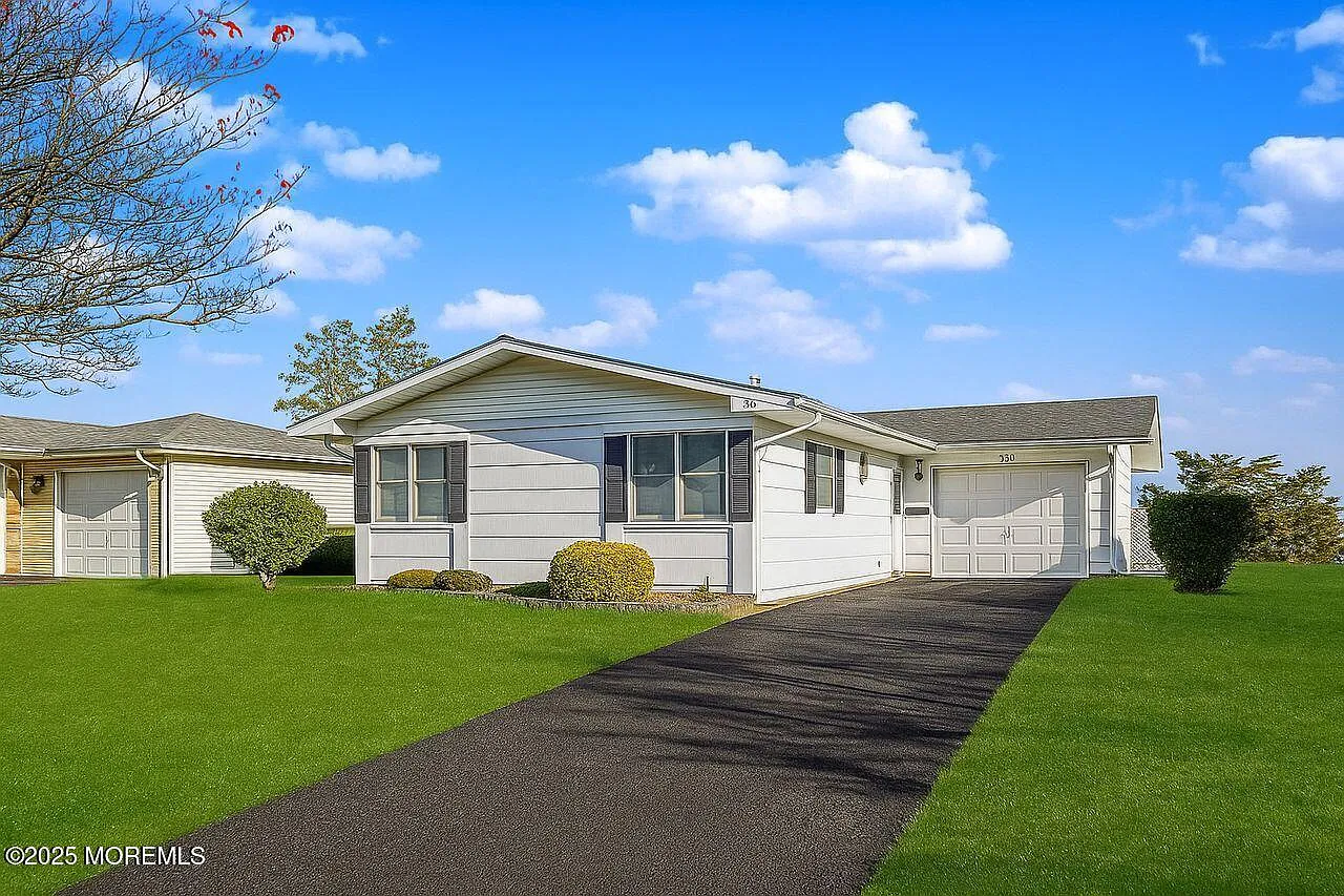55 Tony Court photo 1