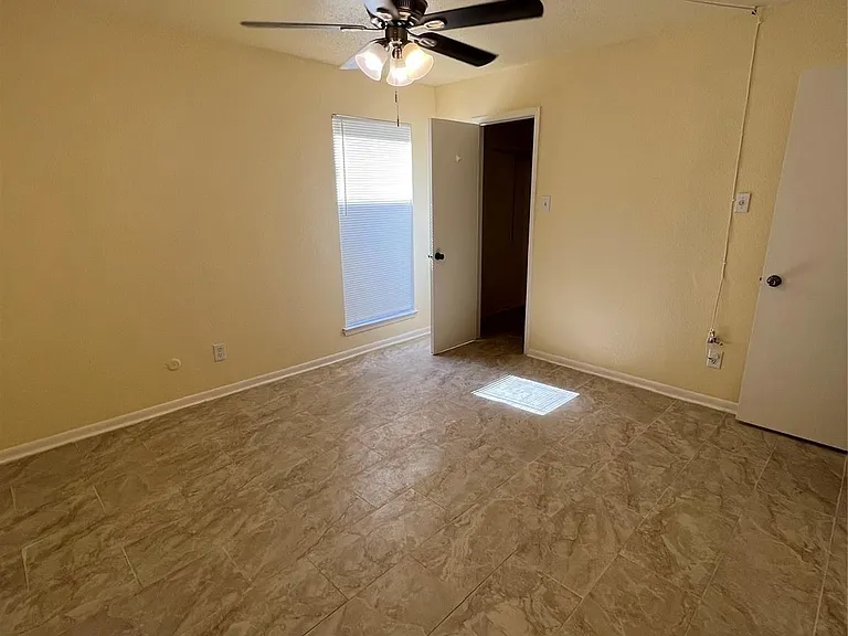 9000 Bissonnet St #705 — Photo 16