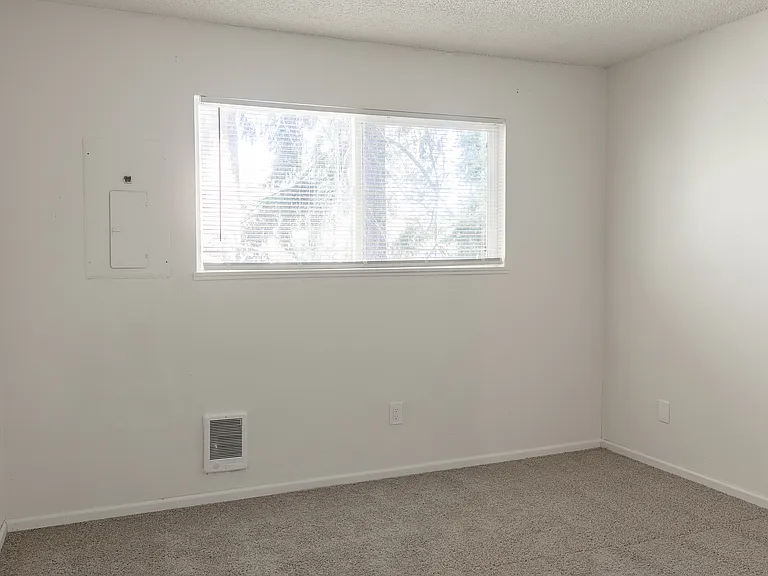 Ravenbourne Apartments - Portland Oregon