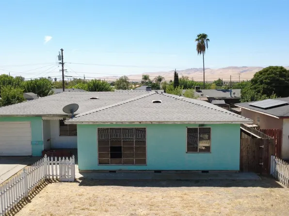 740 E Monterey St, Avenal, CA 93204