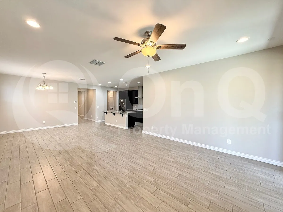 4 bed, 3.0 bath, 2115 sqft, $2,749 — Photo 4