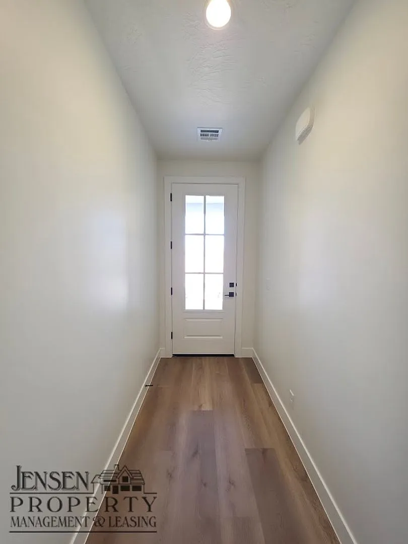 Brand New Town Home — Photo 2