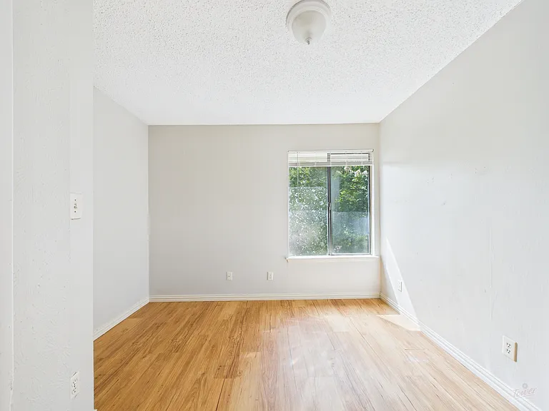9520 Quail Village Ln — Photo 25