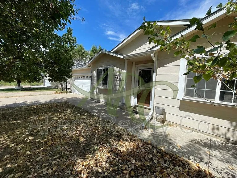 746 S Legend Ln — Photo 2