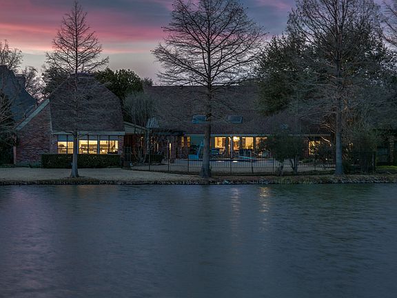 4th image of 5326 Harbor Town Dr