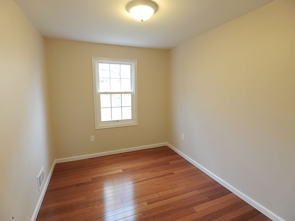 2nd image of 16706 Chowning Ct