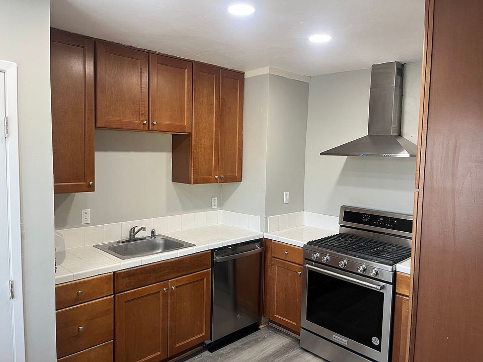 1st image of 4852-56 Jessie Ave #4854