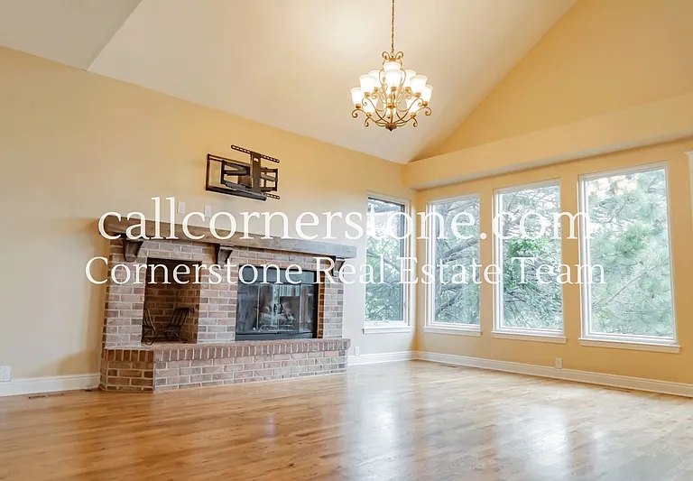 32 Jessana Hts — Photo 3