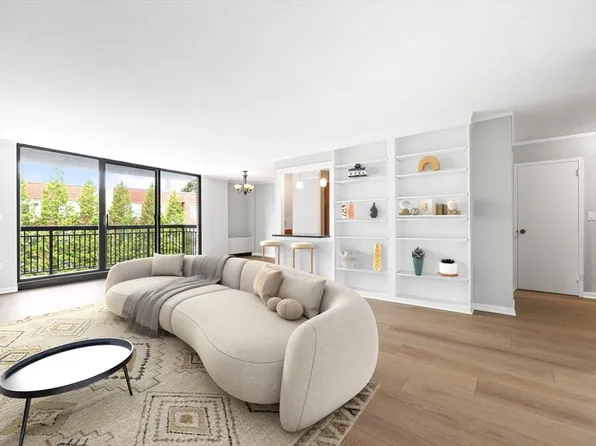 60 Longwood Ave APT 302, Brookline, MA 02446
