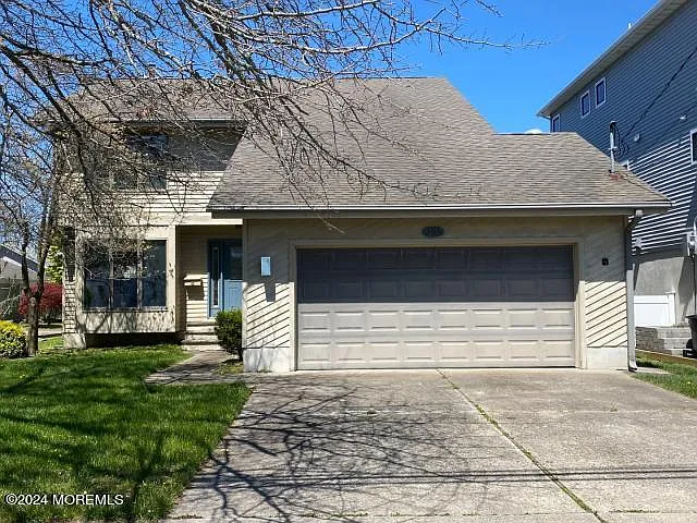 305 Forman Avenue photo 1