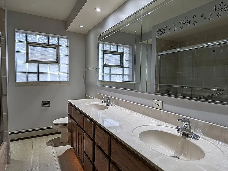 17336 Ridgeland Ave #1 — Photo 2