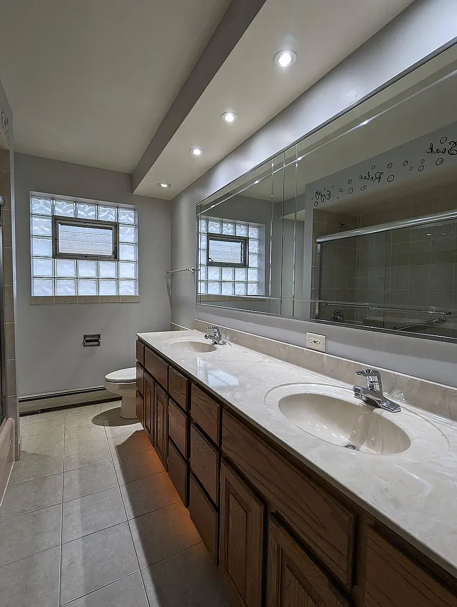 Building Photo - 17336 Ridgeland Ave #1