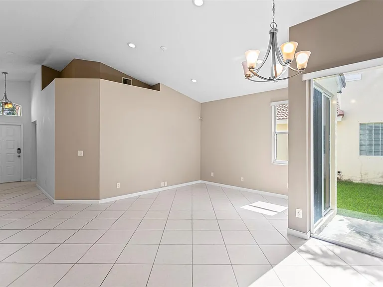 15250 SW 49th Ct — Photo 8