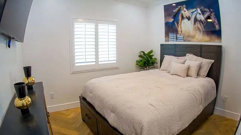 2 bed, 1.0 bath, $3,185 — Photo 4