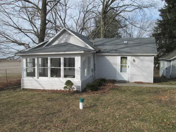 1369 E Hinchman Rd, Berrien Springs, MI 49103