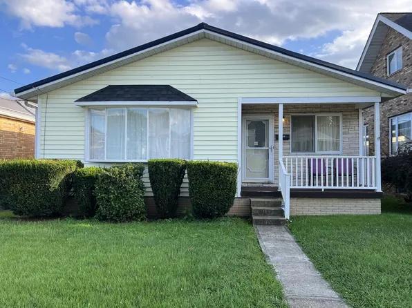 1513 7th St, Moundsville, WV 26041