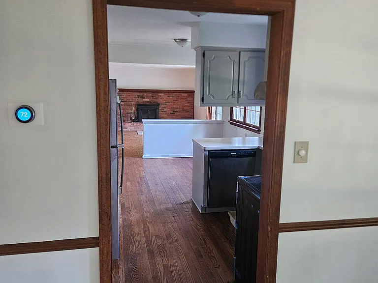 35241 Caryn St — Photo 8