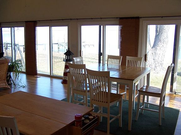 Kit/Dining open with views of the Bay