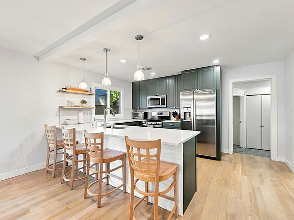 3rd image of 10790 Stoney Point Dr