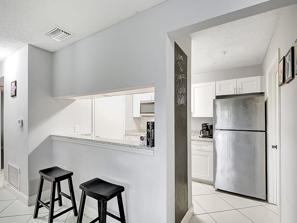 BOYNTON LANDINGS CONDOMINIUMS 2305 N Congress Ave Boynton Beach FL