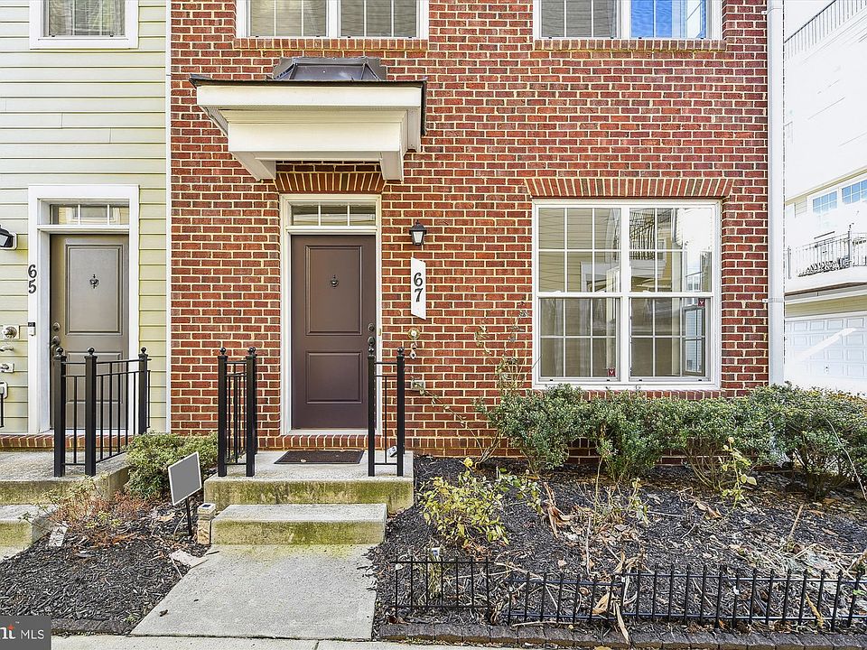 1st image of 67 Linden Pl