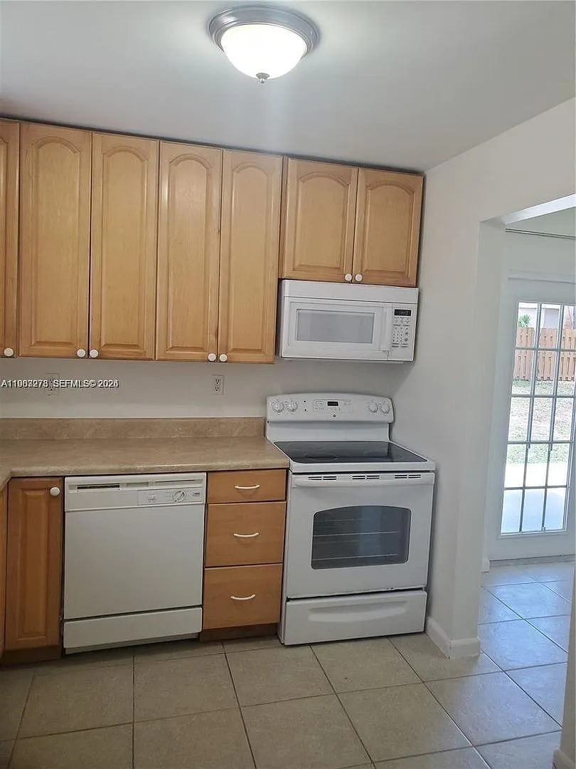 831 SW 14th Court, Deerfield Beach, FL 33441 — Photo 1