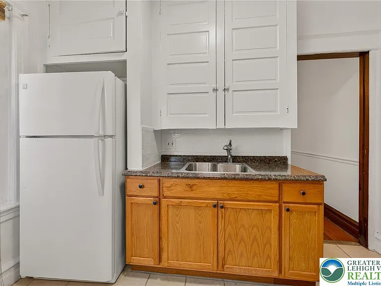 626 N 11th St — Photo 20