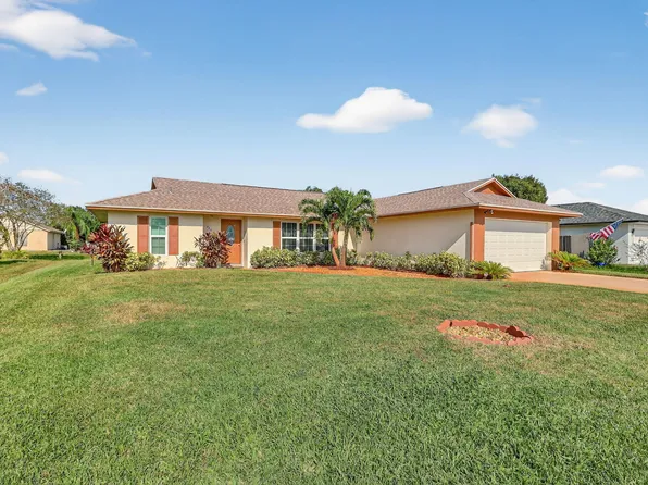 943 SE Brookedge Avenue E, Port St Lucie, FL 34983