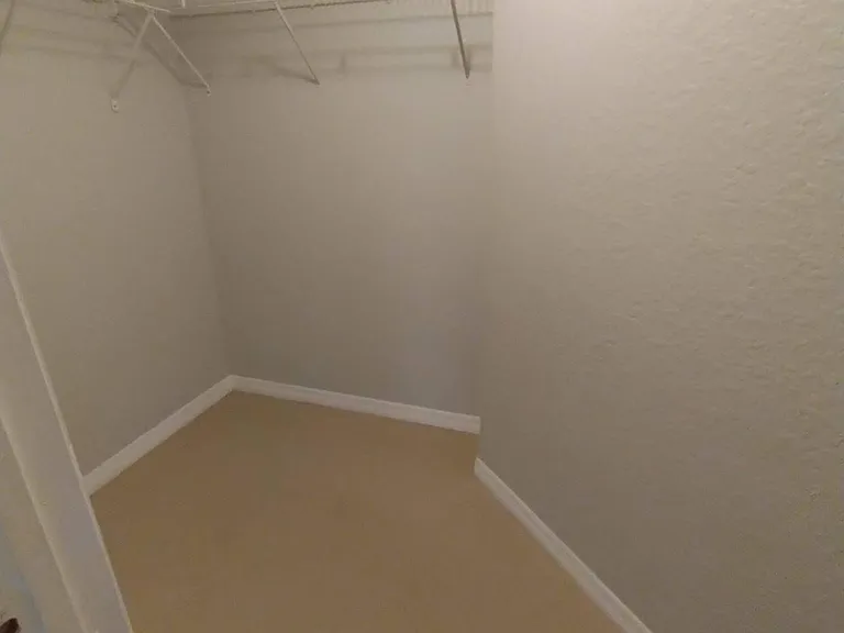 2307 Belmont Ln #2307 — Photo 7