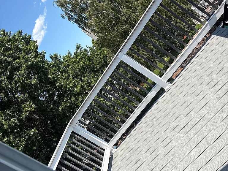 G St — Photo 16