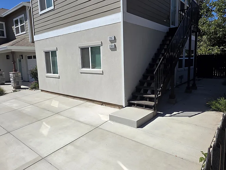 1367 Harris Ave #1367 — Photo 4