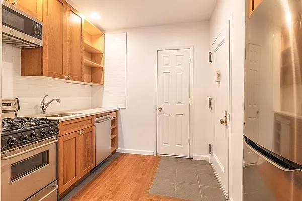 Rented by Bold New York | media 8