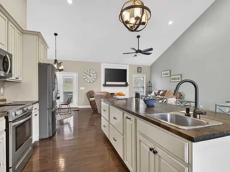 222 Spanish Oak Ln — Photo 6