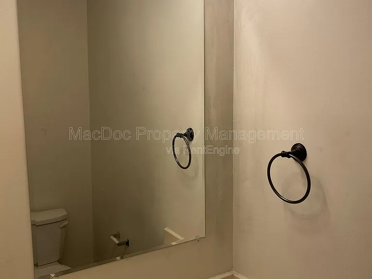 2909 Broyhill Ct — Photo 38