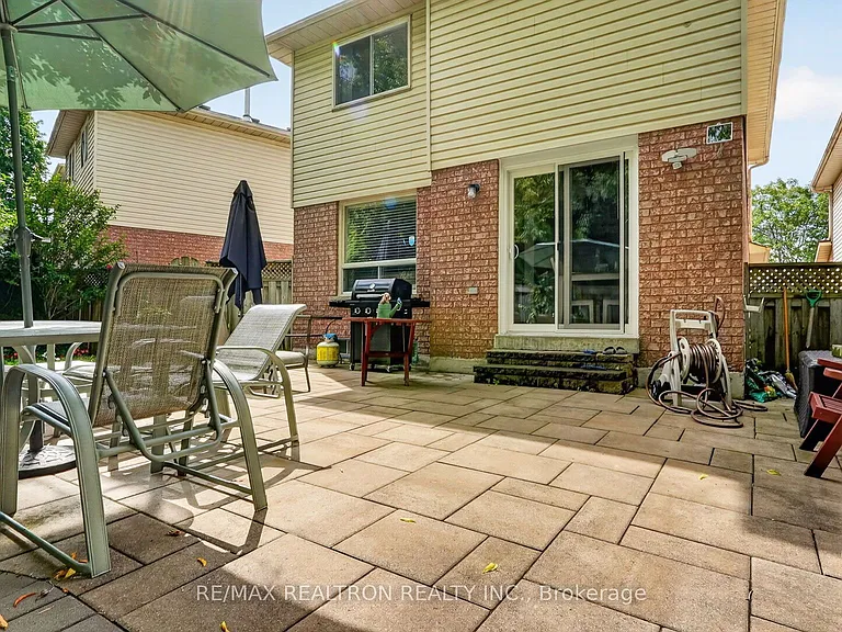 116 Andona Cres — Photo 34