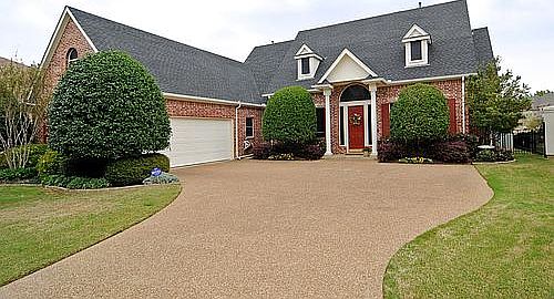 1st image of 4936 Lakewood Dr