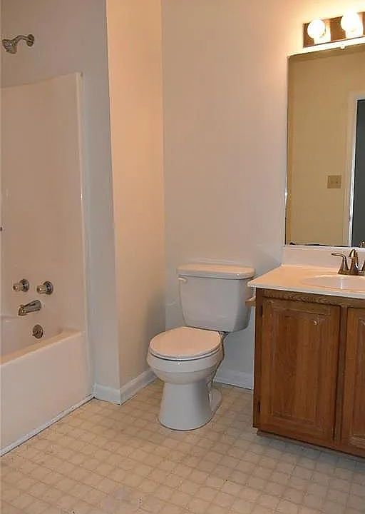 1st image of 10 Alton Ct #11J081-01-23